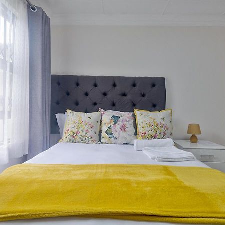 Signature Lodge Kempton Park Esterno foto