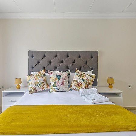 Signature Lodge Kempton Park Esterno foto