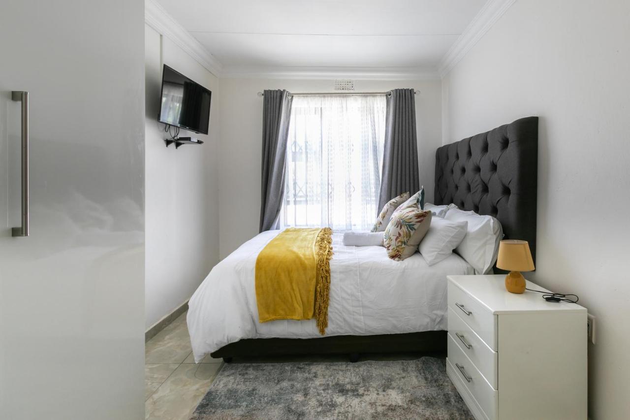 Signature Lodge Kempton Park Esterno foto