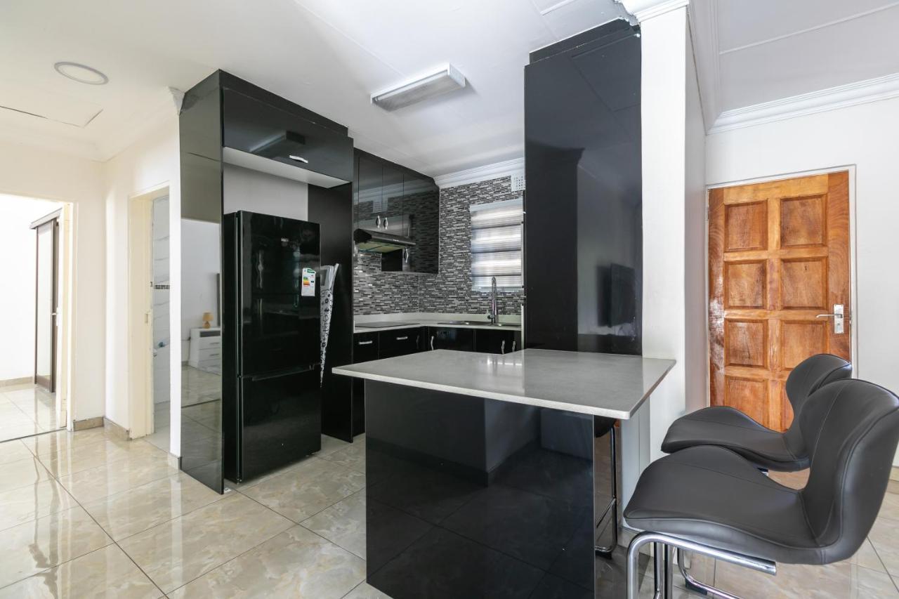 Signature Lodge Kempton Park Esterno foto