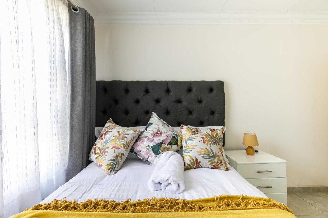 Signature Lodge Kempton Park Esterno foto
