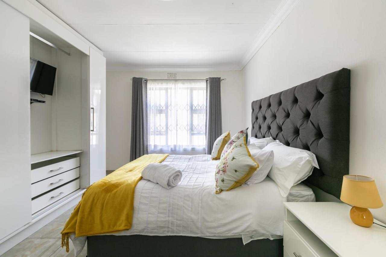Signature Lodge Kempton Park Esterno foto