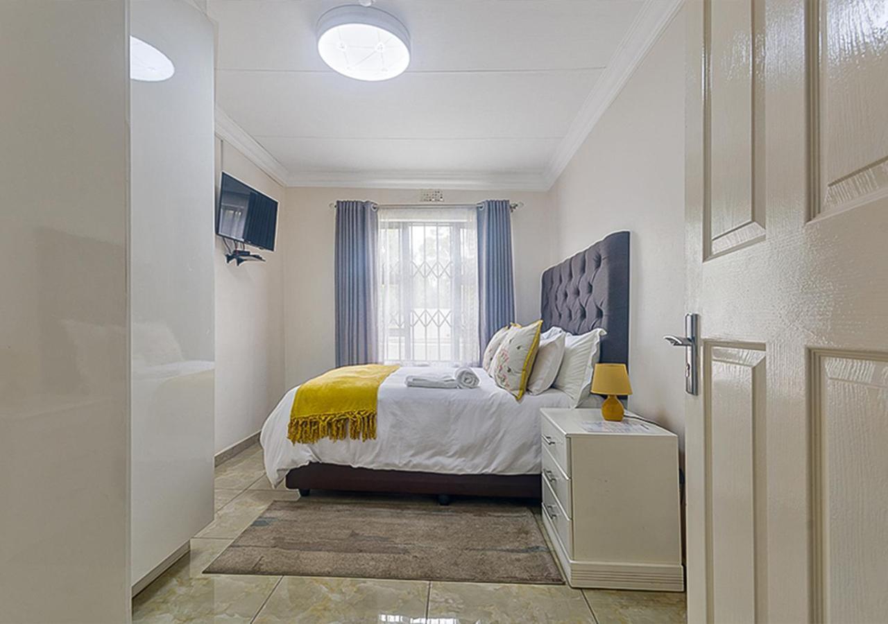 Signature Lodge Kempton Park Esterno foto