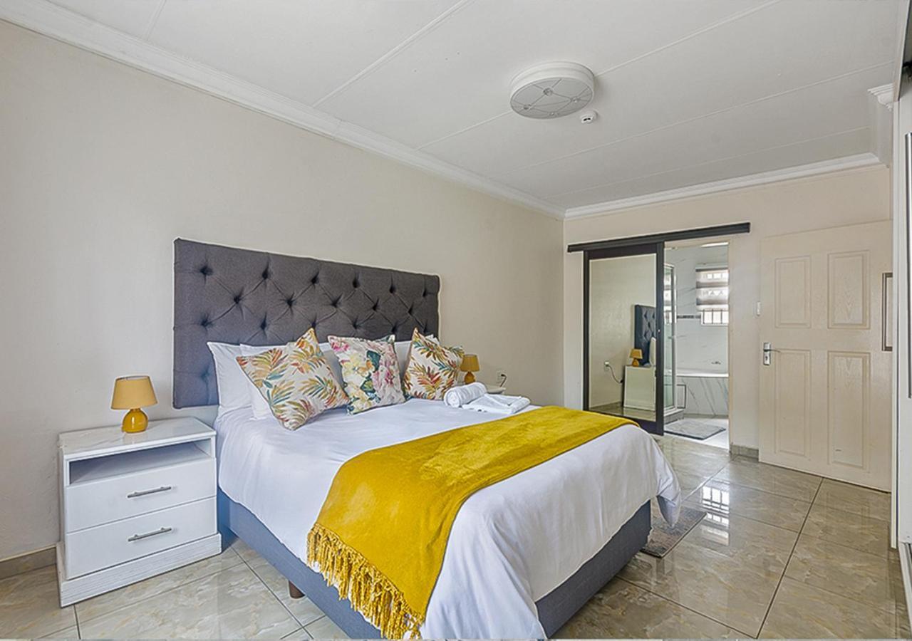 Signature Lodge Kempton Park Esterno foto